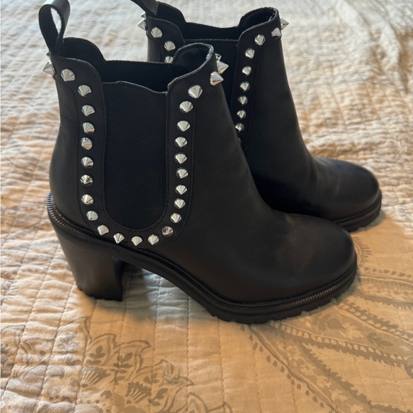 Steve Madden boots; black with studs size 7 - Picture 1 of 6